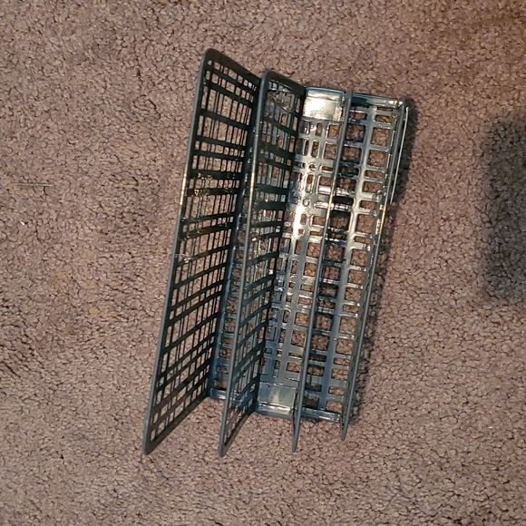 design basics gray coated metal letter holder - Picture 2 of 4